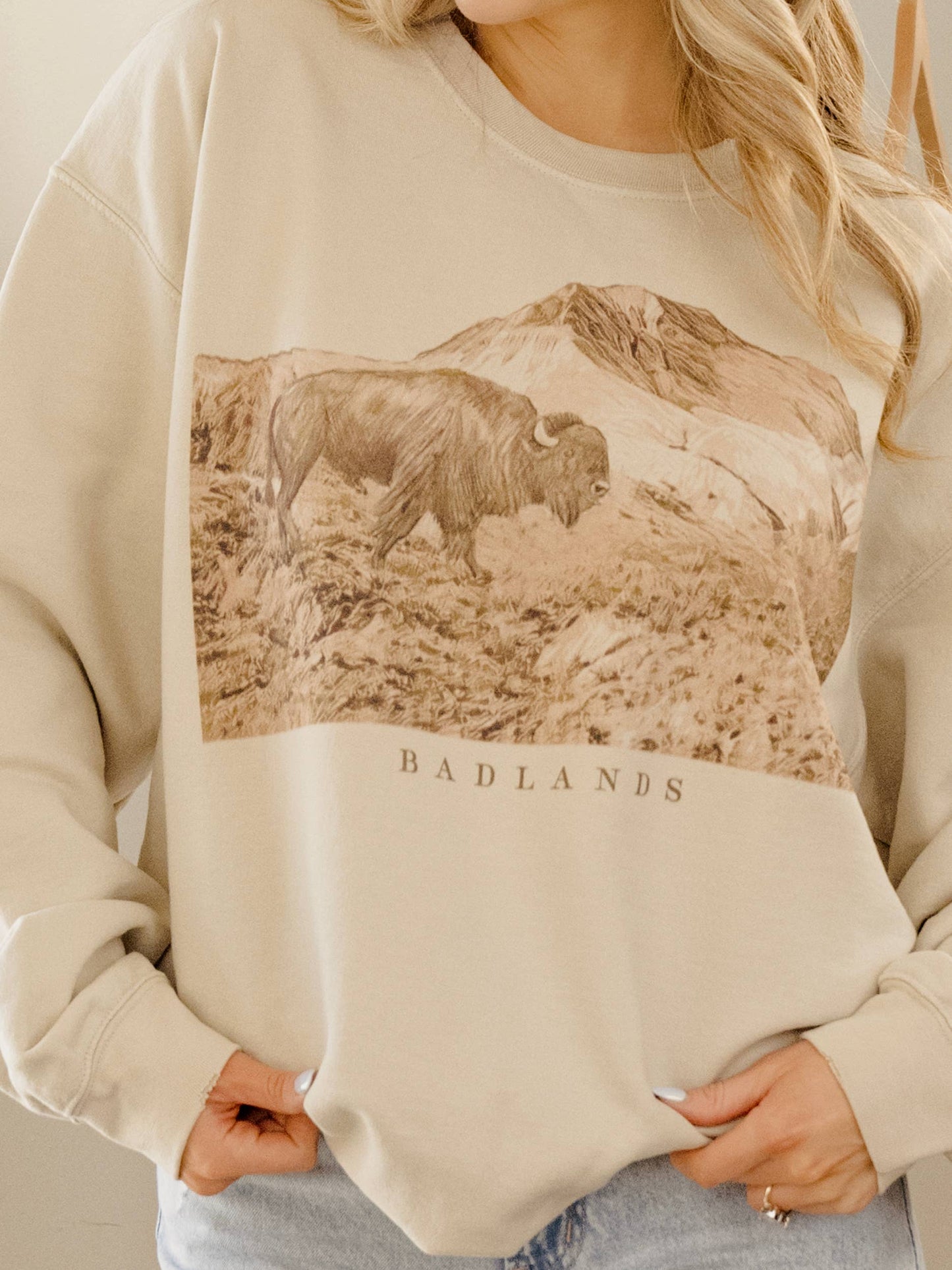 Badlands Bison Sand Thrifted Graphic Sweatshirt